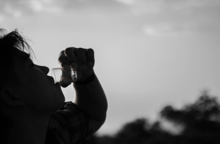 Ám ảnh bia rượu: Chuyện kể từ nhà xác và bệnh viện tâm thần