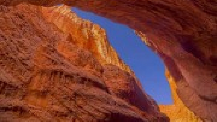 Không cần đến Mỹ, có một hẻm núi đỏ rực tuyệt đẹp ngay sát Việt Nam