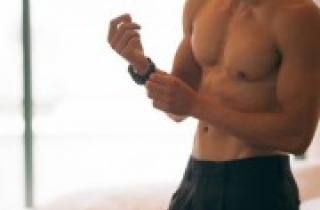 Ám ảnh với những ca biến chứng của quý ông do cấy khuyên, đeo bi vào chỗ nhạy cảm