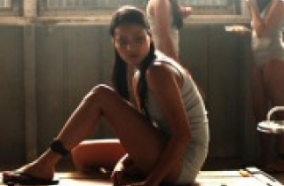 Vào tù để tránh bị bắt cóc làm... gái bán dâm