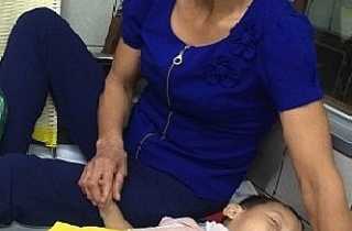 Nhiều em bé bị rắn độc cắn trong mùa mưa miền Bắc