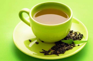 Những ai không nên uống trà xanh?