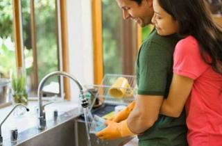 Bí kíp để chồng \'ngoan ngoãn\' làm việc nhà một cách vui vẻ