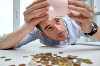 4 sai lầm trong việc sử dụng tiền của đàn ông