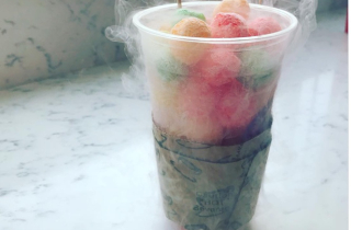 Mất ngón tay cái vì món kem được pha chế từ nitơ lỏng