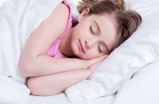 Trẻ em béo phì có liên quan đến thiếu ngủ?