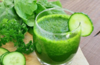 Giải nhiệt mùa hè với sinh tố rau diếp cá mát lạnh tự làm tại nhà