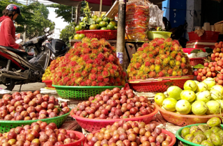 Trái cây tăng giá mạnh trước Tết Đoan Ngọ
