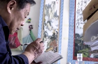 Cụ ông 84 tuổi tham dự kỳ thi đại học ở Trung Quốc