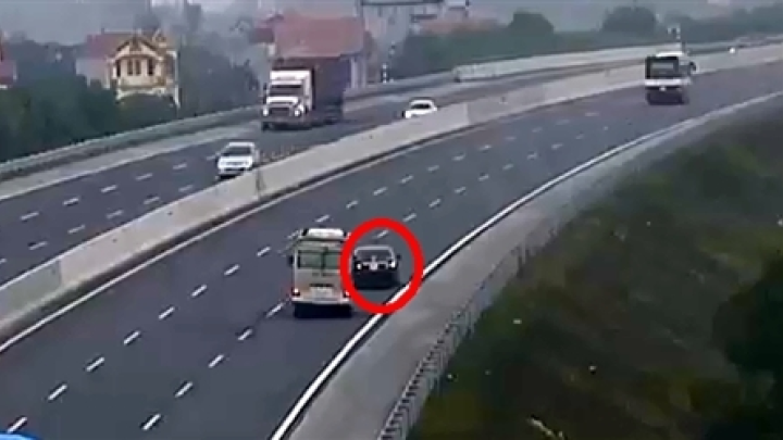 Chạy lùi trên cao tốc bị phạt 1 triệu đồng