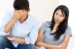 Chết sững khi biết vợ có quỹ đen chi cho nhà ngoại