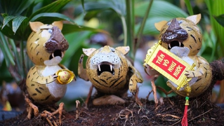 Loạt sản phẩm hình hổ trang trí nhà đón Tết Nhâm Dần