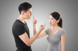 Gia đình lục đục “chiến tranh” chỉ vì... cành đào Tết