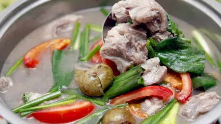 Món ngon bữa trưa: Canh sườn nấu sấu chua, người khó tính cũng phải khen ngon