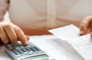 Chồng phát điên vì thu nhập 50 triệu/ tháng mà cả nhà vẫn “ăn đói, mặc rách”
