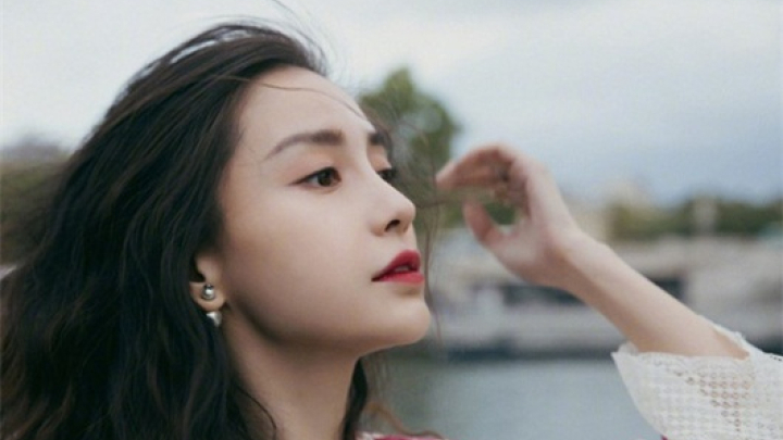 Angelababy đẹp nao lòng ở Paris, chứng minh sự kết hợp với Dior là hoàn hảo