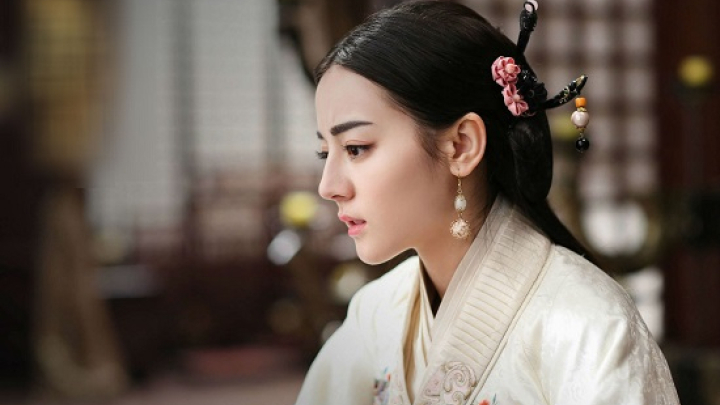 Không có bàn chải và kem đánh răng, mỹ nhân Trung Quốc xưa vệ sinh răng miệng thế nào?