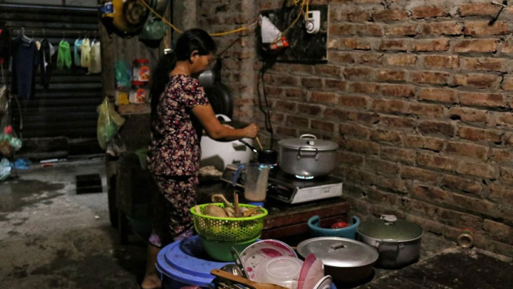 Phận nghèo ở những khu nhà tiền tỉ
