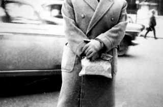 Chuyện tình bí mật của thợ xăm mã số tù nhân cho phát xít Đức