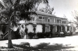 Xác tỷ phú cháy thành than và những uẩn khúc 75 năm làm điên đầu giới thám tử