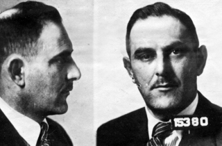 Siêu lừa Mỹ hai lần bán Tháp Eiffel