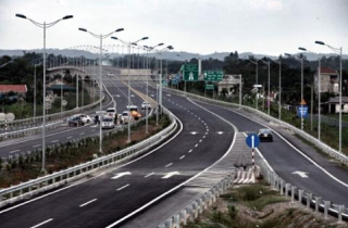 Làm đường cao tốc Việt - Ấn: Không cạnh tranh mới sợ