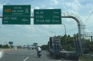 Đi quốc lộ thảm nhựa, nộp BOT cao tốc: Chờ Bộ... giảm