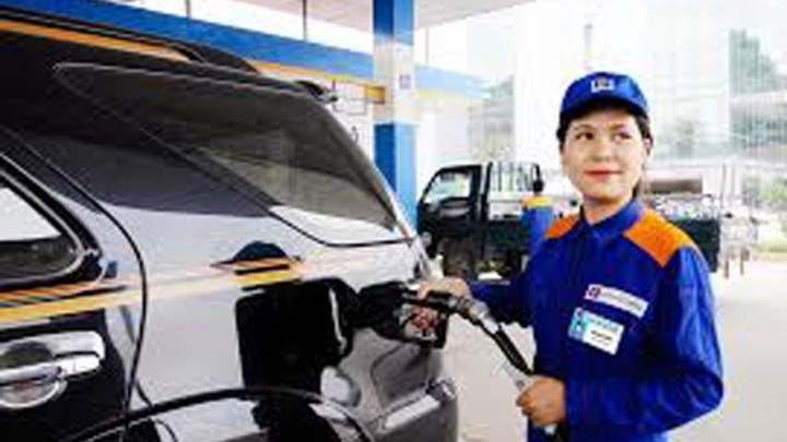 Sau VAT, đến lượt xăng định tăng