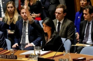 Cánh tay phủ quyết đơn độc của bà Nikki Haley tại Liên Hợp Quốc