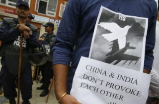 Ấn Độ hụt hơi trước Trung Quốc trong cuộc đua tại Nepal