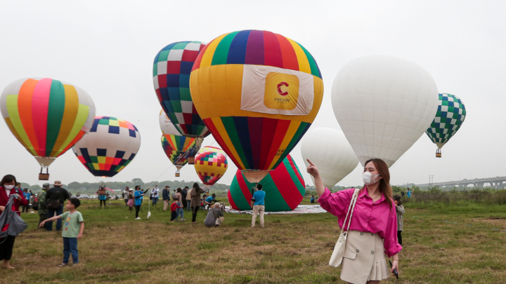 Khinh khí cầu lần đầu tiên bay trên bầu trời Hà Nội