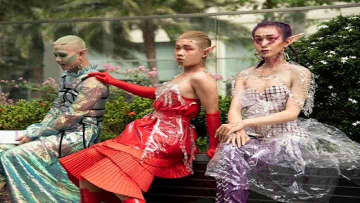 Giới trẻ ăn mặc 'kỳ dị' tại Tuần lễ Thời trang quốc tế VN 2019