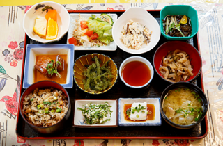 Nguyên tắc chỉ ăn no 80% của dân vùng sống thọ nhất Nhật Bản