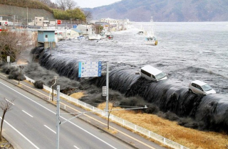 Người Nhật lo sợ 'sóng thần đen' sắp ập tới