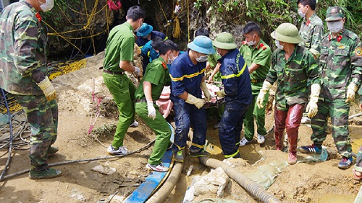 Tìm thấy thi thể nạn nhân mắc kẹt trong hang ở Lào Cai