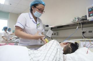 Cao điểm viêm não, dấu hiệu sớm để trẻ không tử vong, sống thực vật