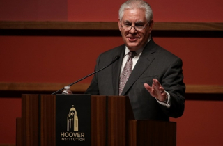 Mỹ tuyên bố giữ lính ở Syria, đối phó chính quyền Assad