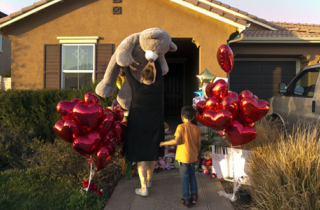 13 con bị bố mẹ Mỹ giam cầm được ủng hộ hơn 120.000 USD