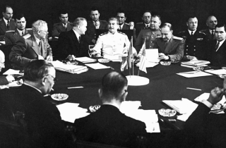 Liên Xô từng có ý định gia nhập NATO như thế nào?