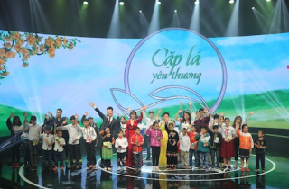 Con gái Mỹ Linh song ca cùng mẹ trong 