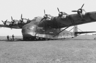 4 vũ khí đi trước thời đại của phát xít Đức