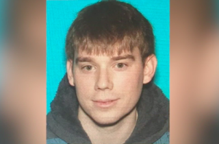 Kẻ khỏa thân tấn công nhà hàng Mỹ từng xâm nhập Nhà Trắng đòi gặp Trump