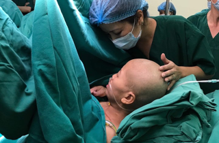 Ca mổ bắt con cho sản phụ ung thư giai đoạn cuối