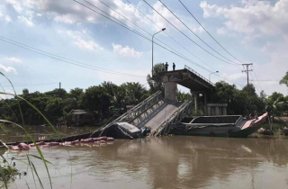 Cầu BOT sập khi vừa hết thu phí 3 tháng: Do phương tiện quá tải?