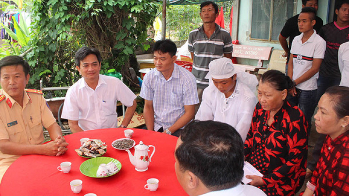 Ba người cùng gia đình gặp tai nạn tử vong trên đường về quê