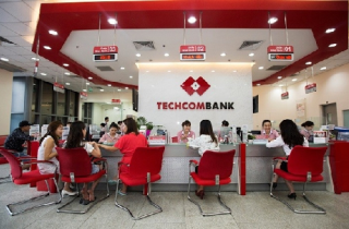 Techcombank lãi 5.700 tỷ đồng trong 6 tháng