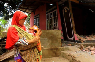 Hơn 300 người thiệt mạng trong động đất Indonesia