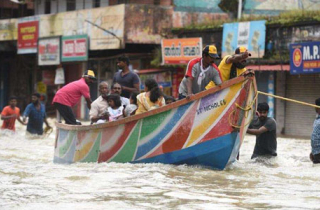 Những ngư dân Ấn Độ bị hắt hủi khi cứu người ở vùng ngập lụt