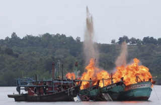 Indonesia đánh chìm 86 tàu cá Việt Nam