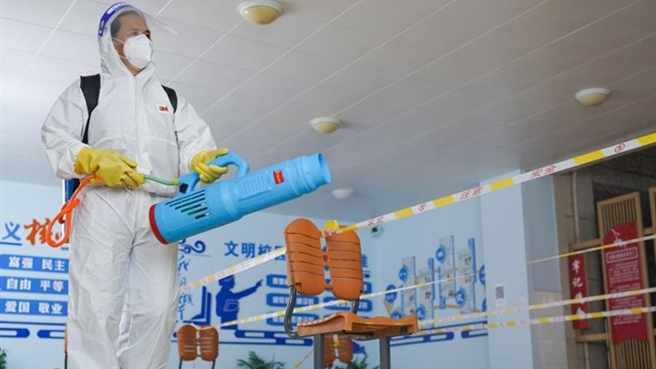 Cãi nhau với nhân viên y tế vì không đeo khẩu trang, cụ ông Trung Quốc đột tử